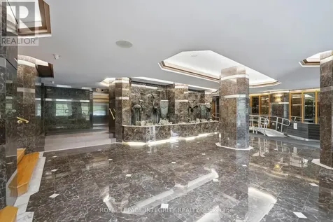 2760 Carousel Crescent Ottawa ON K1T 2N4