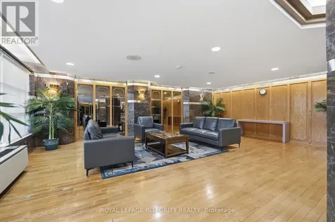 2760 Carousel Crescent Ottawa ON K1T 2N4