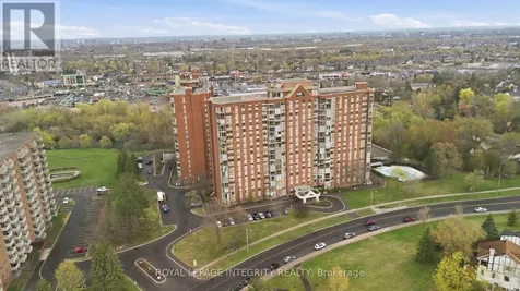 2760 Carousel Crescent Ottawa ON K1T 2N4