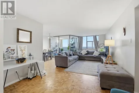 2760 Carousel Crescent Ottawa ON K1T 2N4