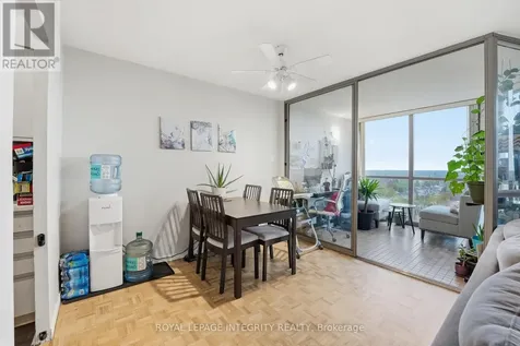 2760 Carousel Crescent Ottawa ON K1T 2N4