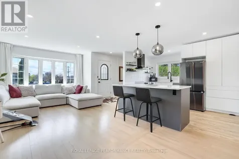 390 Maria Goretti Circle Ottawa ON K1L 6S4