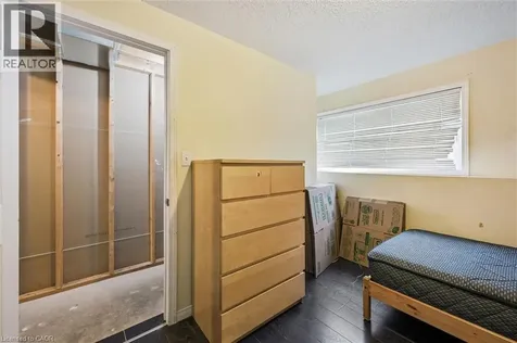 23 Howe Drive Kitchener ON N2E 1J3