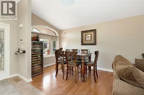 4530 Sassafras Windsor ON N9G 3C8