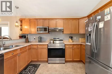 4530 Sassafras Windsor ON N9G 3C8