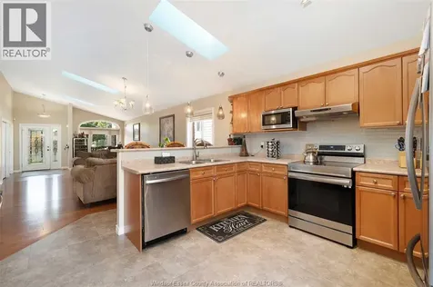 4530 Sassafras Windsor ON N9G 3C8