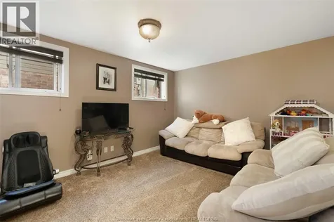 4530 Sassafras Windsor ON N9G 3C8