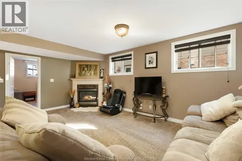 4530 Sassafras Windsor ON N9G 3C8