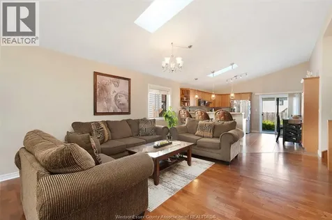 4530 Sassafras Windsor ON N9G 3C8