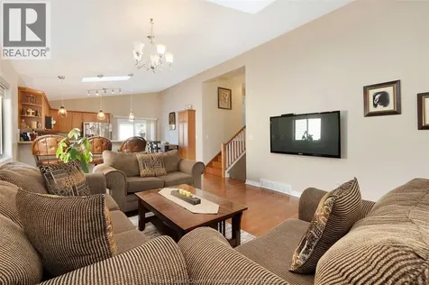 4530 Sassafras Windsor ON N9G 3C8