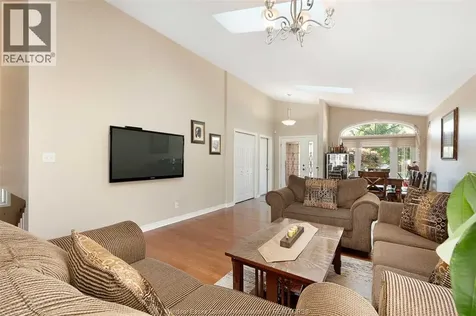 4530 Sassafras Windsor ON N9G 3C8