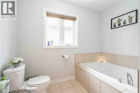 3 Narbonne Crescent Stoney Creek ON L8J 1P0