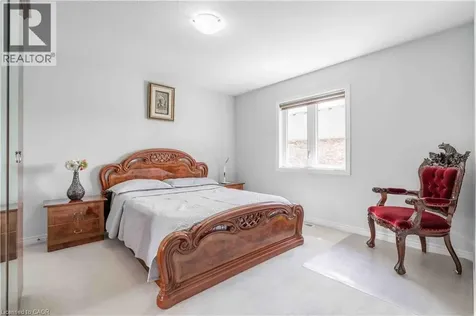 3 Narbonne Crescent Stoney Creek ON L8J 1P0
