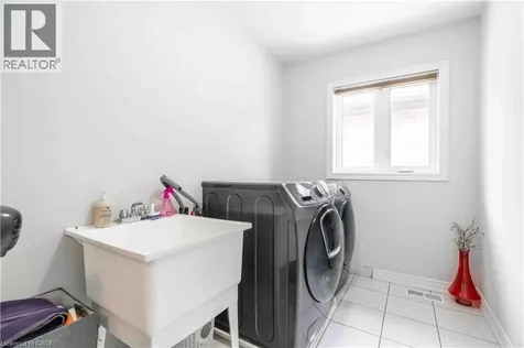 3 Narbonne Crescent Stoney Creek ON L8J 1P0