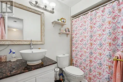 1308 Shillington Avenue Ottawa ON K1Z 8A5