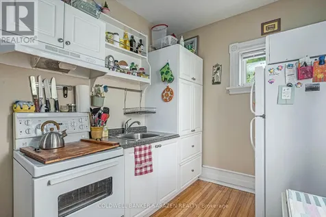 1308 Shillington Avenue Ottawa ON K1Z 8A5