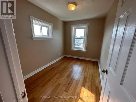 1308 Shillington Avenue Ottawa ON K1Z 8A5