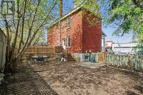1308 Shillington Avenue Ottawa ON K1Z 8A5