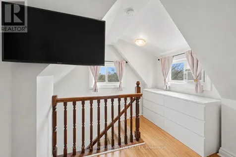 1308 Shillington Avenue Ottawa ON K1Z 8A5
