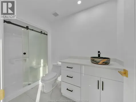 3672 Sutton Avenue Windsor ON N9E 0B3