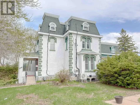 247 Victoria Street Pembroke ON K8A 4K5
