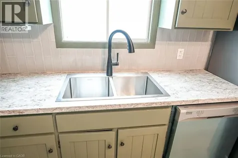 43 Mahony Avenue Hamilton ON L8H 3C3