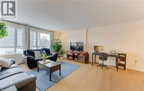 65 Highland Crescent Kitchener ON N2M 5M8