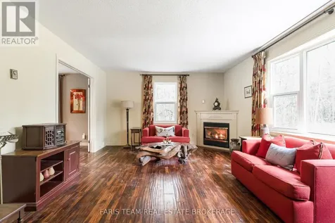 718 Henderson Drive Innisfil ON L9S 2J8