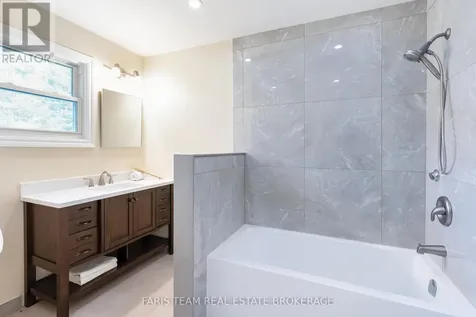 718 Henderson Drive Innisfil ON L9S 2J8
