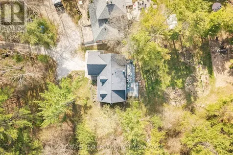 718 Henderson Drive Innisfil ON L9S 2J8