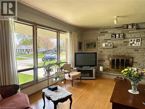 130 Gardiner Avenue East Dunnville ON N1A 1A8