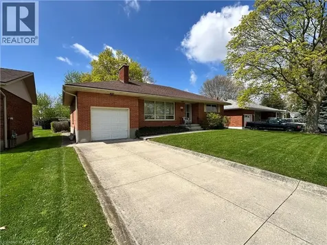 130 Gardiner Avenue East Dunnville ON N1A 1A8
