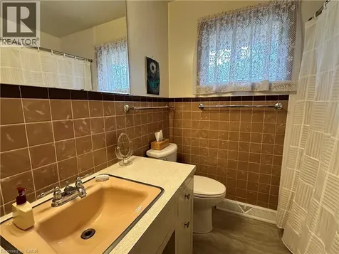 130 Gardiner Avenue East Dunnville ON N1A 1A8