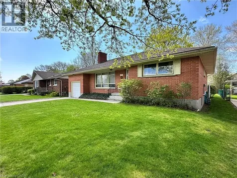 130 Gardiner Avenue East Dunnville ON N1A 1A8