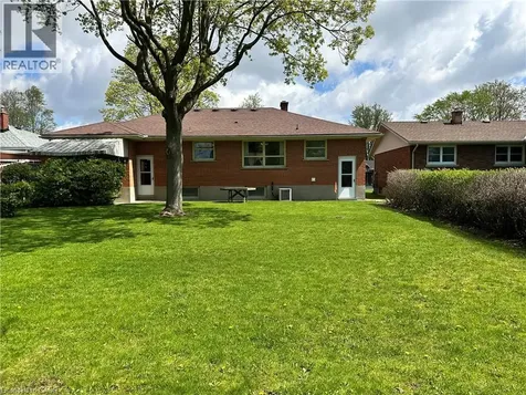 130 Gardiner Avenue East Dunnville ON N1A 1A8