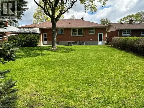 130 Gardiner Avenue East Dunnville ON N1A 1A8