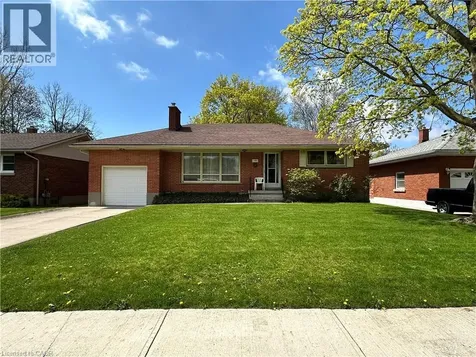 130 Gardiner Avenue East Dunnville ON N1A 1A8