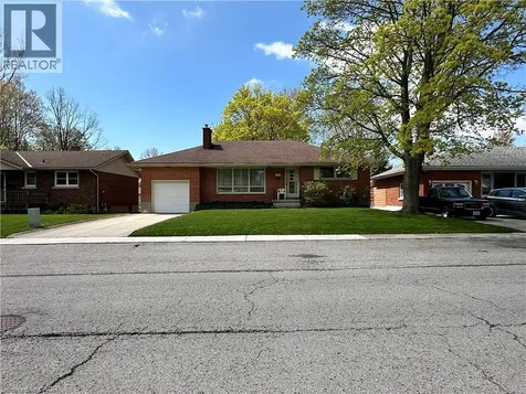 130 Gardiner Avenue East Dunnville ON N1A 1A8