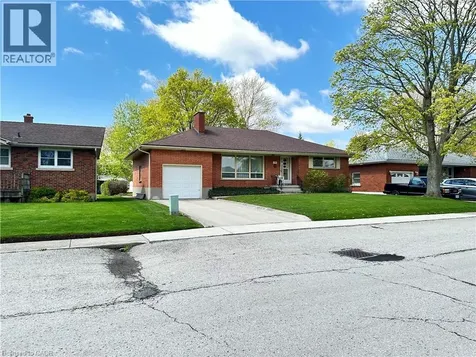 130 Gardiner Avenue East Dunnville ON N1A 1A8