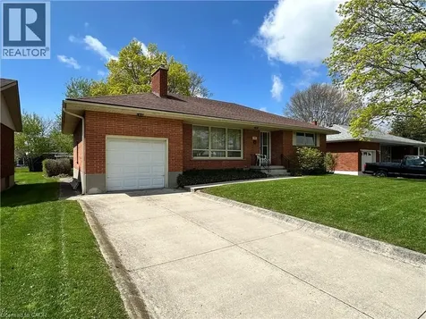 130 Gardiner Avenue East Dunnville ON N1A 1A8