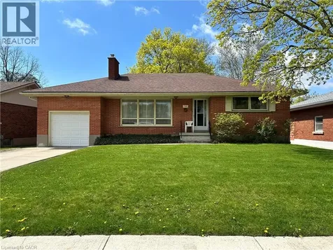 130 Gardiner Avenue East Dunnville ON N1A 1A8