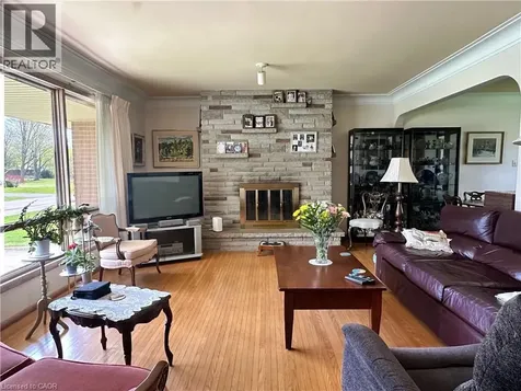 130 Gardiner Avenue East Dunnville ON N1A 1A8