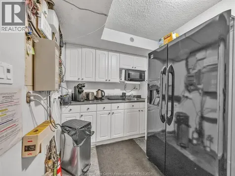 2828 Howard Avenue Windsor ON N8X 3Y3