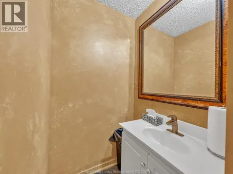 2828 Howard Avenue Windsor ON N8X 3Y3