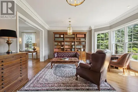 91 Fairfield Drive King ON L7B 1L9