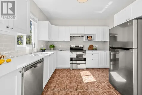 4 Tamarack Place North Ottawa ON K2J 4R3