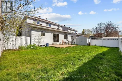 4 Tamarack Place North Ottawa ON K2J 4R3