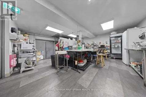 827 Somerset Street West Ottawa ON K1R 6R4