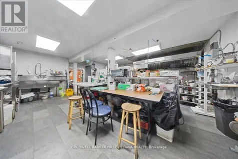 827 Somerset Street West Ottawa ON K1R 6R4