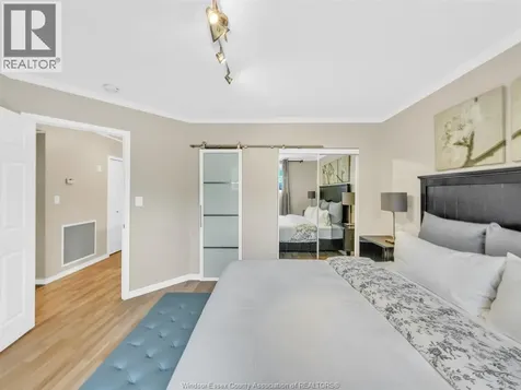 1811 Northway Avenue Windsor ON N9B 3M1